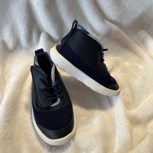 UGG SEAWAY TODDLER CAMO CHUKKA BOOTS SHOES BLUE SNEAKER HOOK AND LATCH size 6c